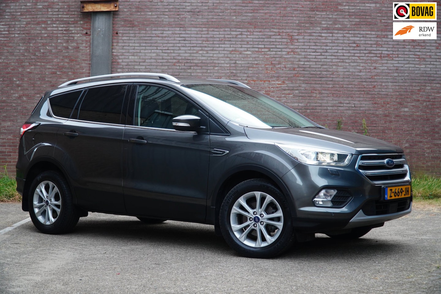 Ford Kuga - 1.5 EcoBoost Vignale 1.5 EcoBoost Vignale 150PK, EcoBoost Vignale, Navigatie, Panoramadak, A.rij Camera, Voorru - AutoWereld.nl