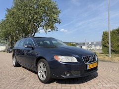 Volvo V70 - 1.6 T4 Momentum Dealer Onderhouden
