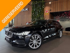 Volvo V60 - 2.0 T8 Recharge AWD R-Design Panorama schuif trekhaak elektrisch