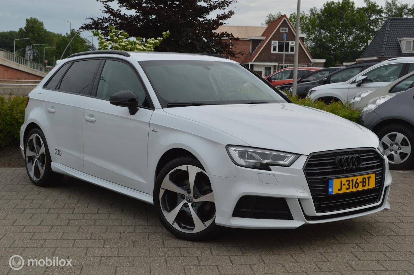 Audi A3 Sportback - 30 TFSI S-Tronic | Design Pro Line Plus - AutoWereld.nl