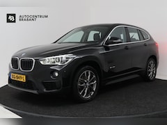 BMW X1 - SDrive18i Centennial Executive (CAMERA, NAVIGATIE, HEAD-UP DISPLAY, DEALER ONDERHOUDEN)