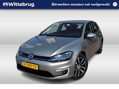 Volkswagen e-Golf - E-DITION / Navigatie / LM 17 inch / LED / Parkeersensoren / Warmtepomp / Digital cockpit