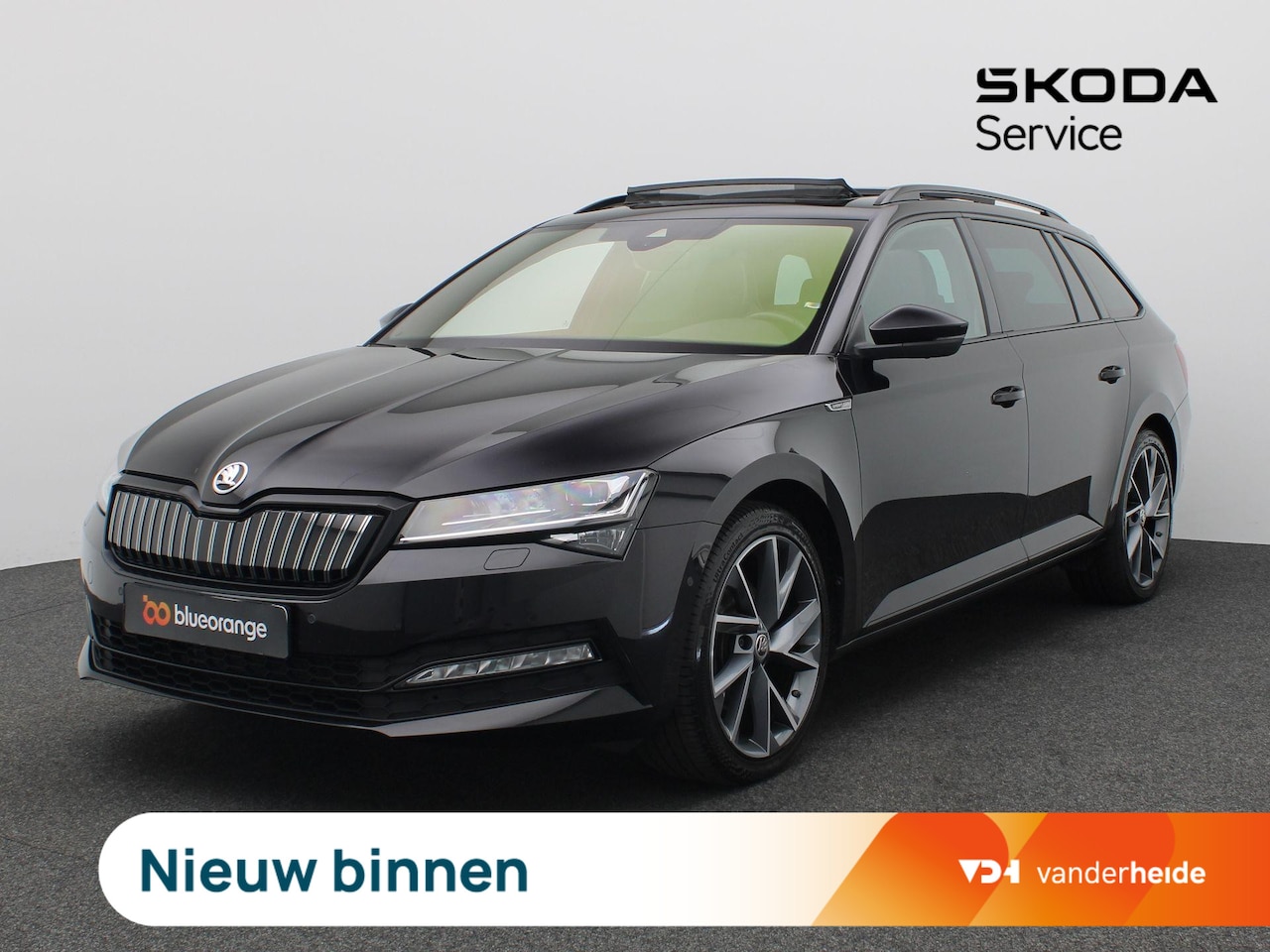 Skoda Superb Combi - 1.4 TSI iV Sportline Business 218PK DSG Panoramadak, Trekhaak, Matrix LED-Verlichting, Sid - AutoWereld.nl