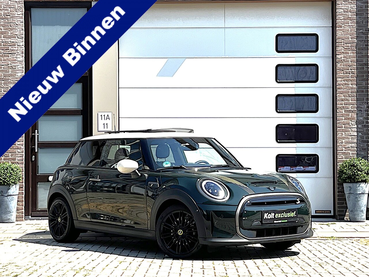 MINI Electric - Resolute Edition 33 kWh 184 PK | Panoramdak | Apple CarPlay | Navigatie | Camera | Yours L - AutoWereld.nl