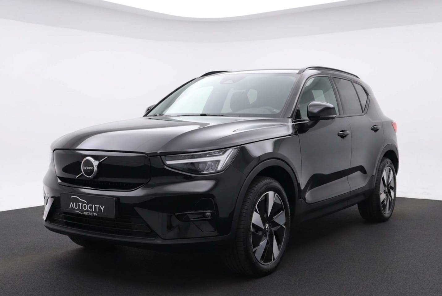 Volvo XC40 - Recharge Plus Pure Electric 69kWh | Winterpakket | Carplay | ACC - AutoWereld.nl