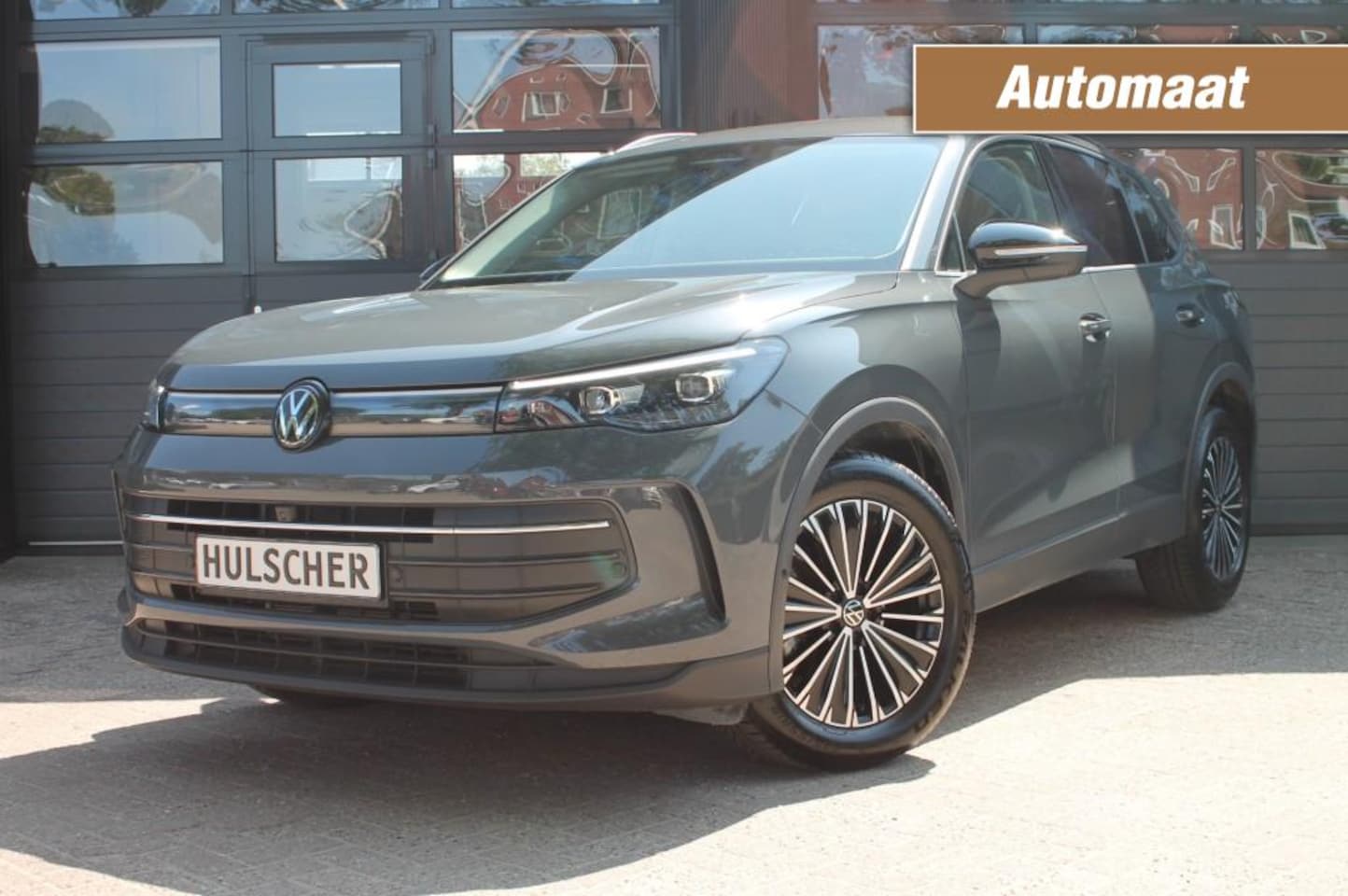Volkswagen Tiguan - 1.5 e-TSI Goal uitvoering 360 Camera / Trekhaak origineel / Digitale tellers - AutoWereld.nl
