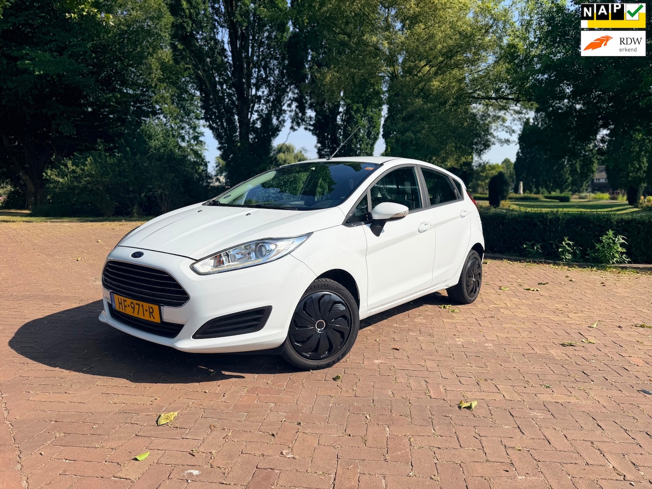 Ford Fiesta - 1.0 Style | 5 deurs | Bluetooth | Trekhaak | Airco - AutoWereld.nl