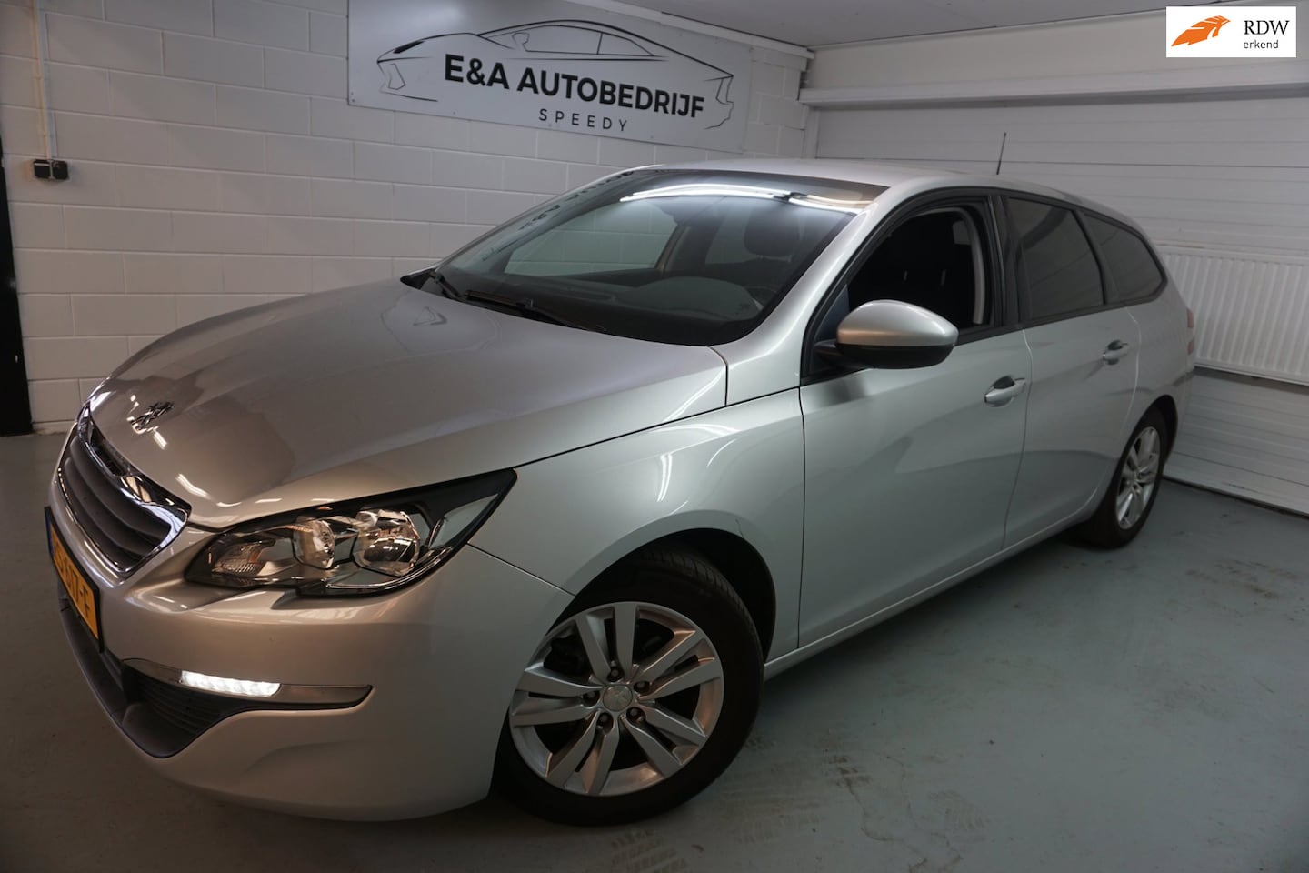 Peugeot 308 SW - 1.6 BlueHDi Blue Lease Executive /NAVI / NAP / PDC / ECC - AutoWereld.nl