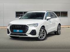 Audi Q3 - 35 TFSI, S-line, Black, Keyless, ambiance, LED
