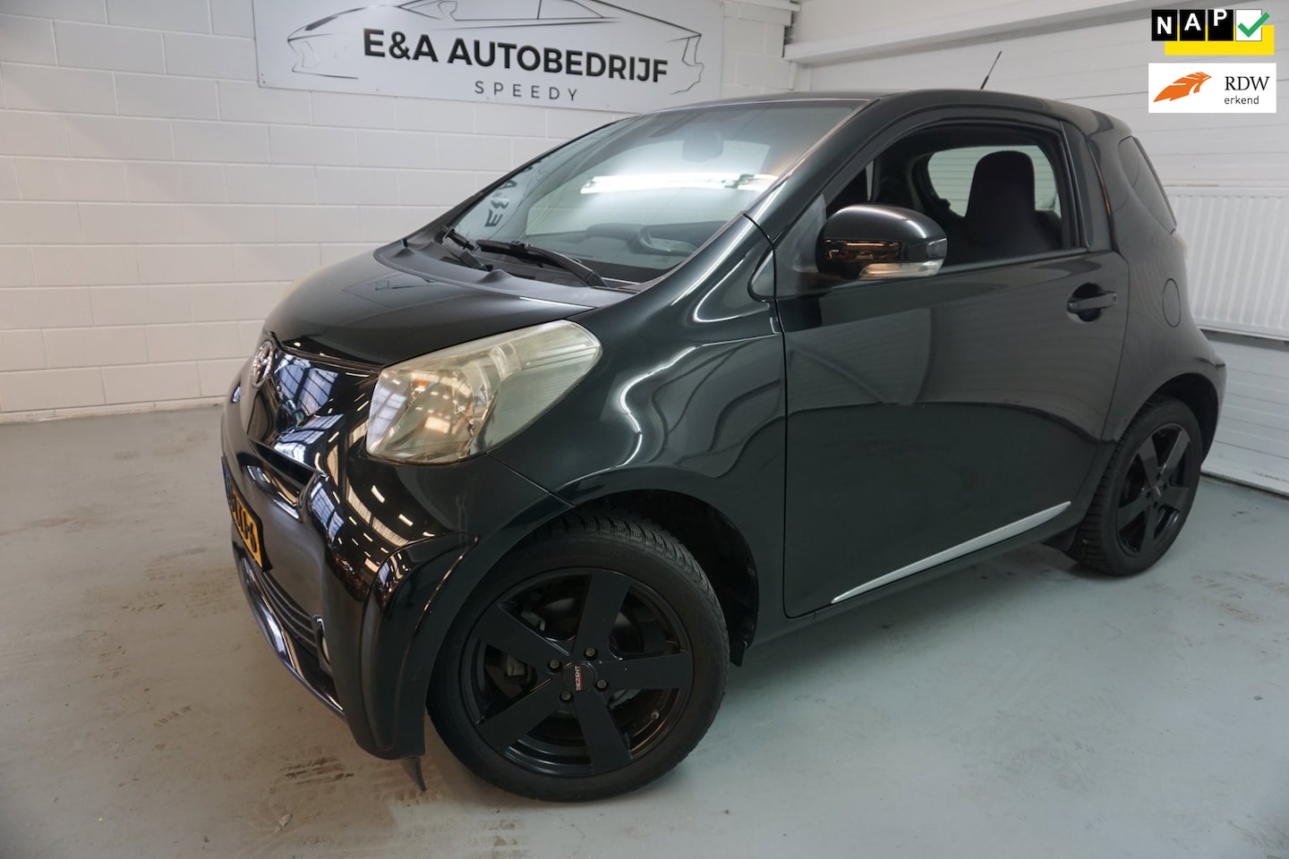 Toyota iQ - 1.0 VVTi Aspiration /AIRCO / NAP /KEYLESS ENTRY - AutoWereld.nl