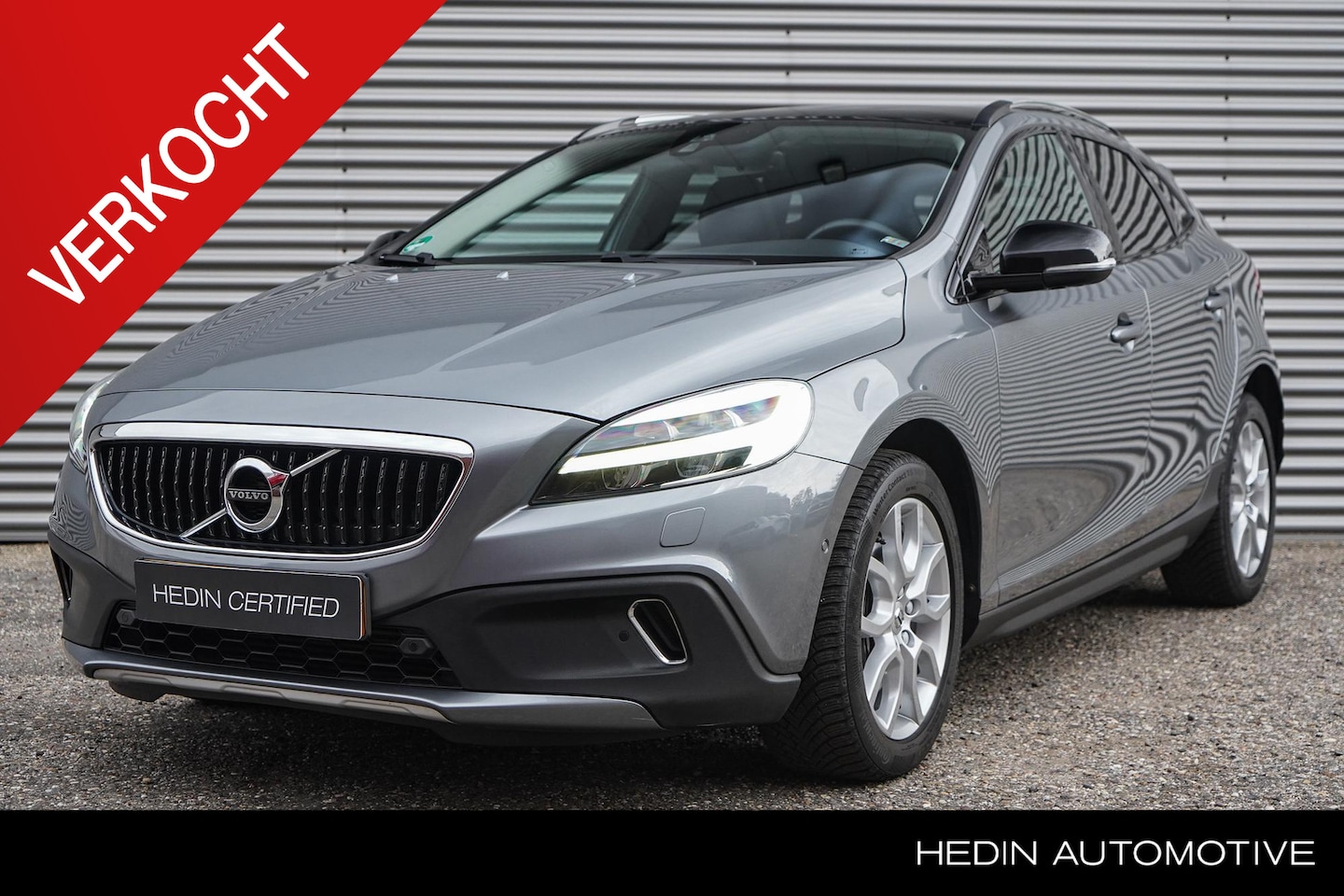 Volvo V40 Cross Country - T3 Polar+ Luxury AUT. | Keyless | Pano. dak |  Standkachel | Premium Audio | Bestuurdersst - AutoWereld.nl