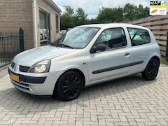 Renault Clio - 1.2 Chicane | 3drs | nieuwe apk keuring rijd en schakelt prima vakantiegeld koopje