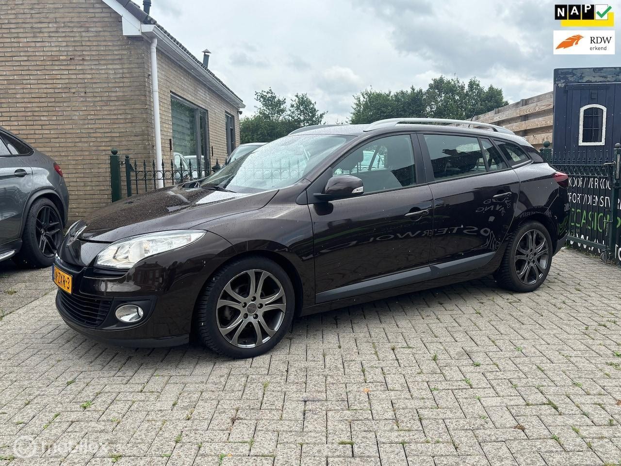 Renault Mégane Estate - 1.2 TCe Expression export | rijd schakelt goed fijne auto gewoon zo weg prijsje kan met ni - AutoWereld.nl