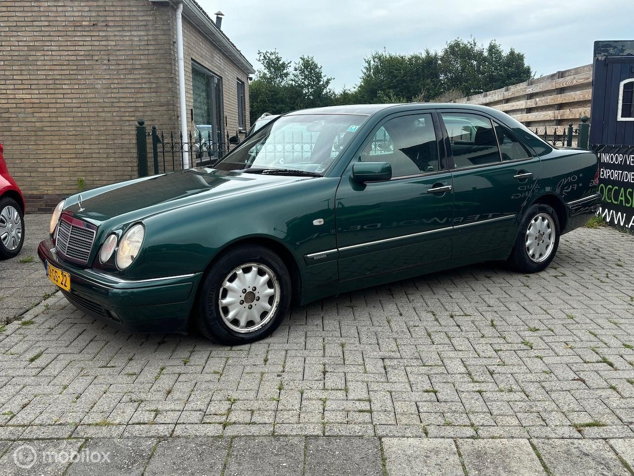 Mercedes-Benz E-klasse - 200 CDI Avantgarde | automaat | trekhaak | airco | cruise control | nieuwe apk bij aflever - AutoWereld.nl