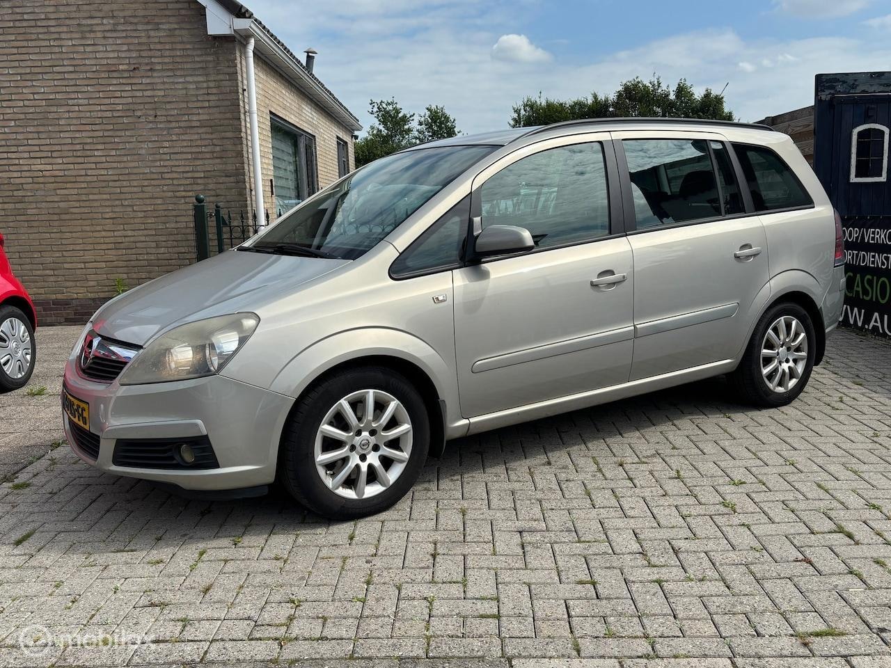 Opel Zafira - 2.2 Temptation 7 persoon | airco | trekhaak | cruise | nieuwe apk - AutoWereld.nl