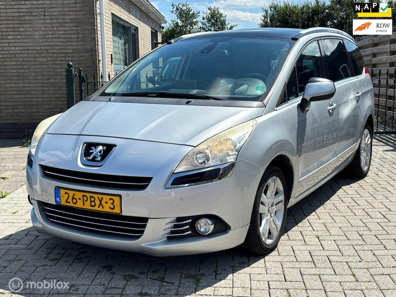 Peugeot 5008 - 1.6 THP Blue Lease Executive 7p. | automaat | luxe uitvoering | rijd en schakelt soepel - AutoWereld.nl