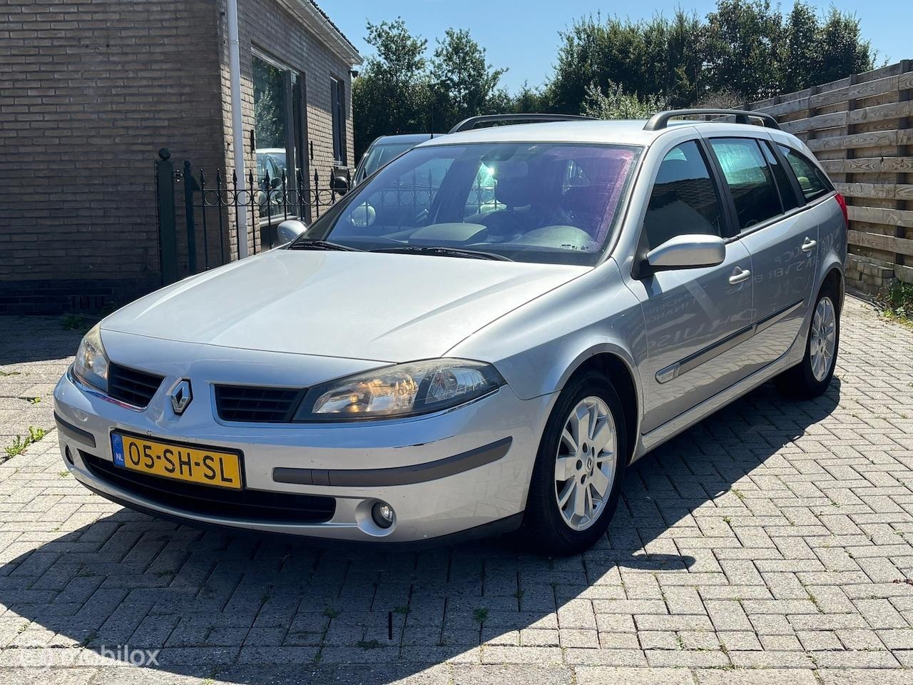 Renault Laguna Grand Tour - 2.0-16V Dynamique | nieuwe apk | trekhaak | airco | inruilkoopje - AutoWereld.nl