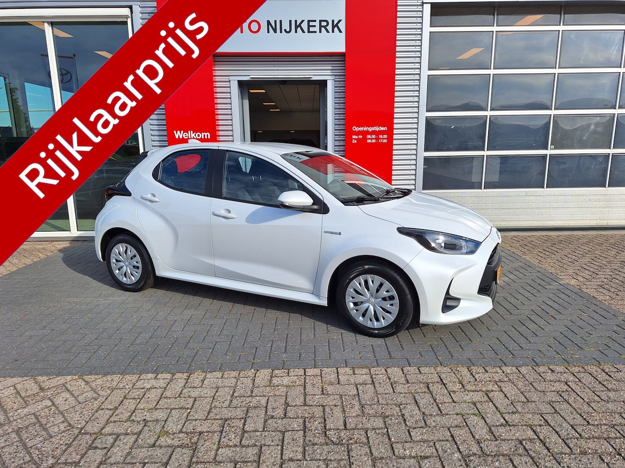 Toyota Yaris - 1.5 Hybrid Active met parelmoer metallic - AutoWereld.nl