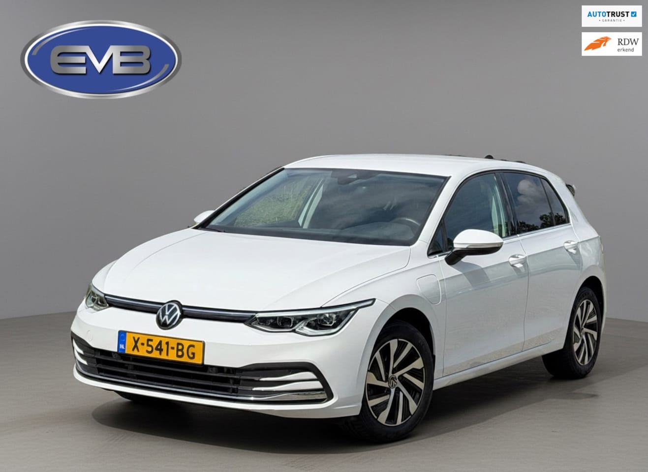 Volkswagen Golf - 1.4 eHybrid AUTOMAAT Style, 58000 km,digitaal cockpit, stoelverwarming,dealer onderhouden - AutoWereld.nl