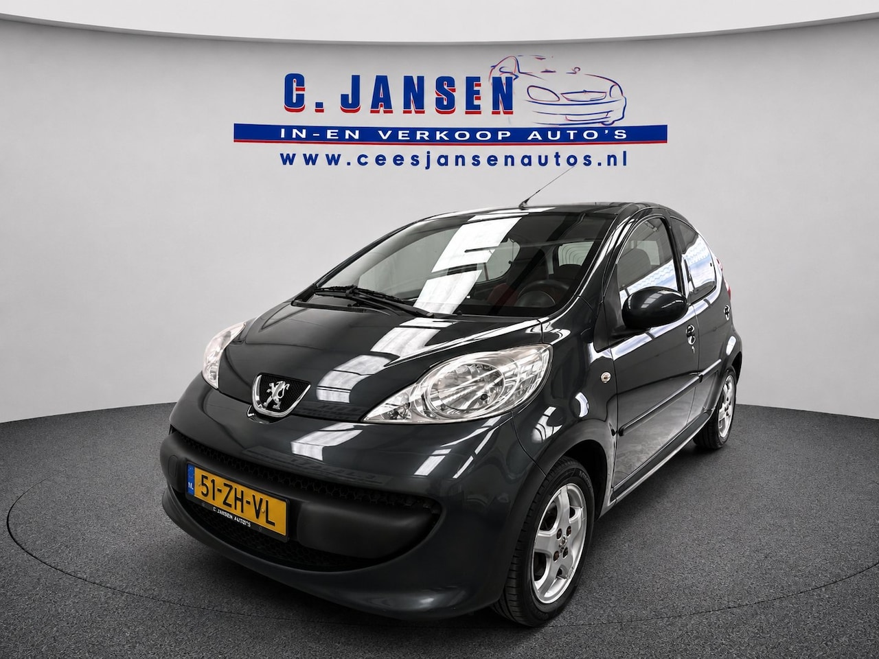 Peugeot 107 - 1.0-12V XS Urban Move 5 deurs! | AUX aansluiting | Airco | Isofix-bevestigingspunten voor - AutoWereld.nl
