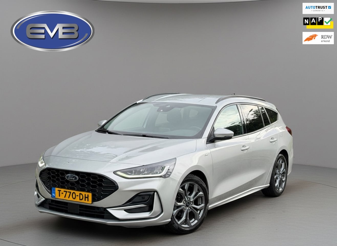 Ford Focus Wagon - 1.0 EcoBoost AUTOMAAT Hybrid ST Line Style, stoelverwarming, elect bed. trekhaak, 1 e eige - AutoWereld.nl