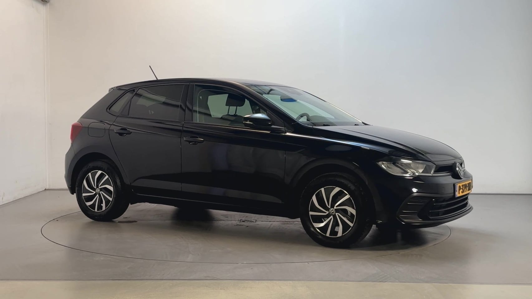 Volkswagen Polo - 1.0 TSI DSG Life Business Stoelverwarming Virtual Cockpit Parkeersensoren Navigatie - AutoWereld.nl