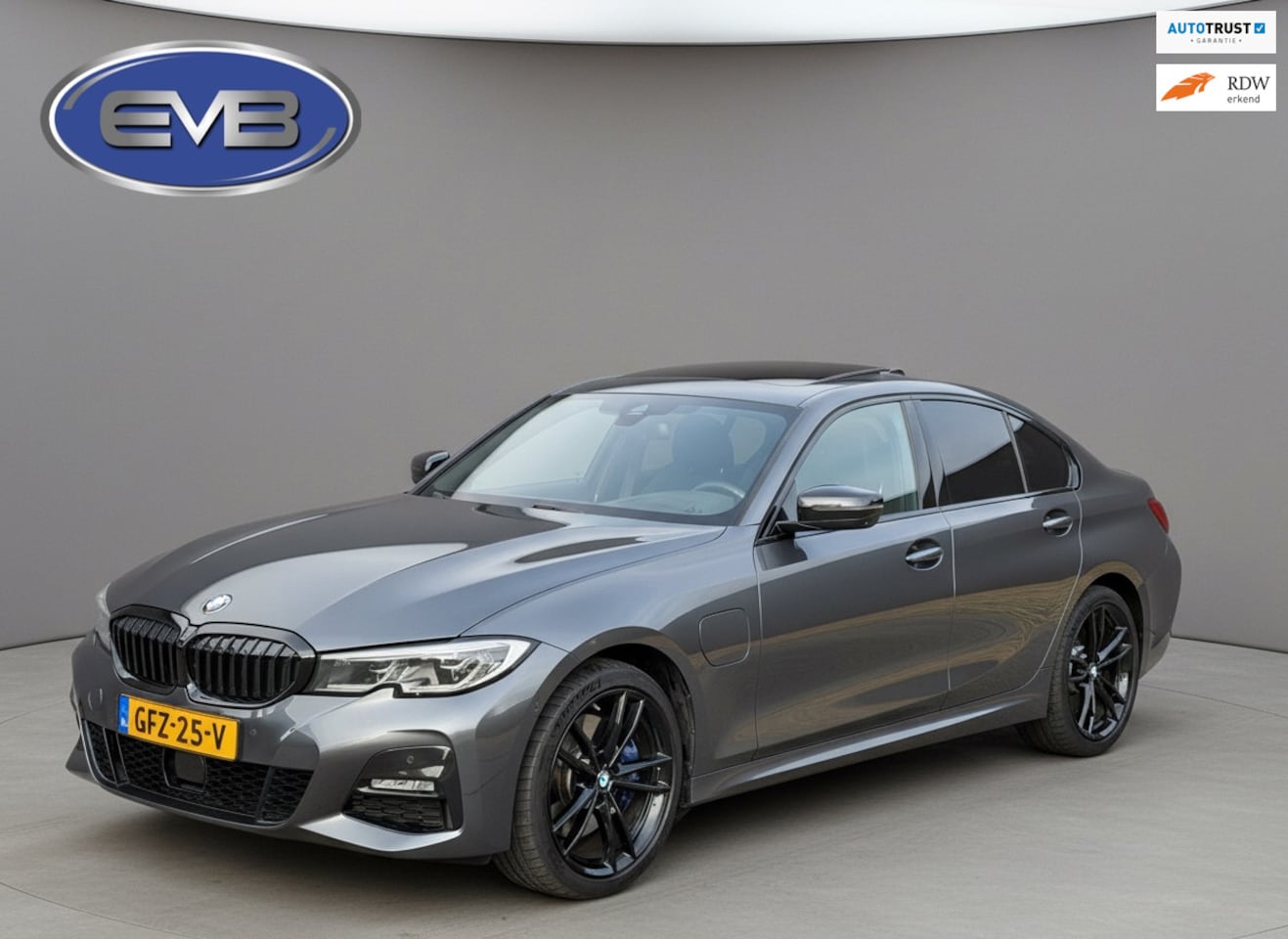 BMW 3-serie - 330e High Executive M- Sport, panoramadak, lazer led, afn. Trekhaak 360 camera, headup dis - AutoWereld.nl