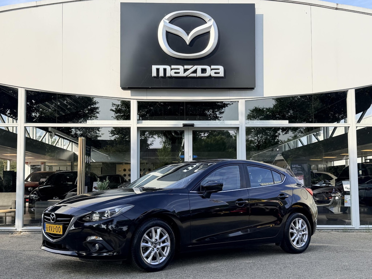 Mazda 3 - 2.0 Skylease NL-Auto, Dealer Ondh., Navigatie, Apple Carplay / Android Auto, Trekhaak, A.R - AutoWereld.nl