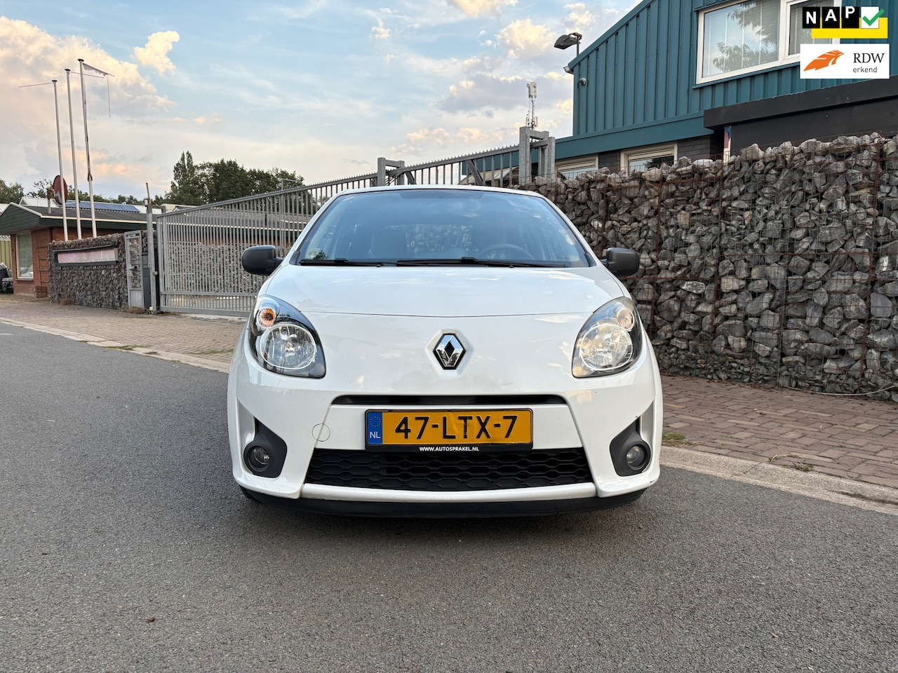 Renault Twingo - 1.2-16V Authentique 1.2-16V Authentique - AutoWereld.nl