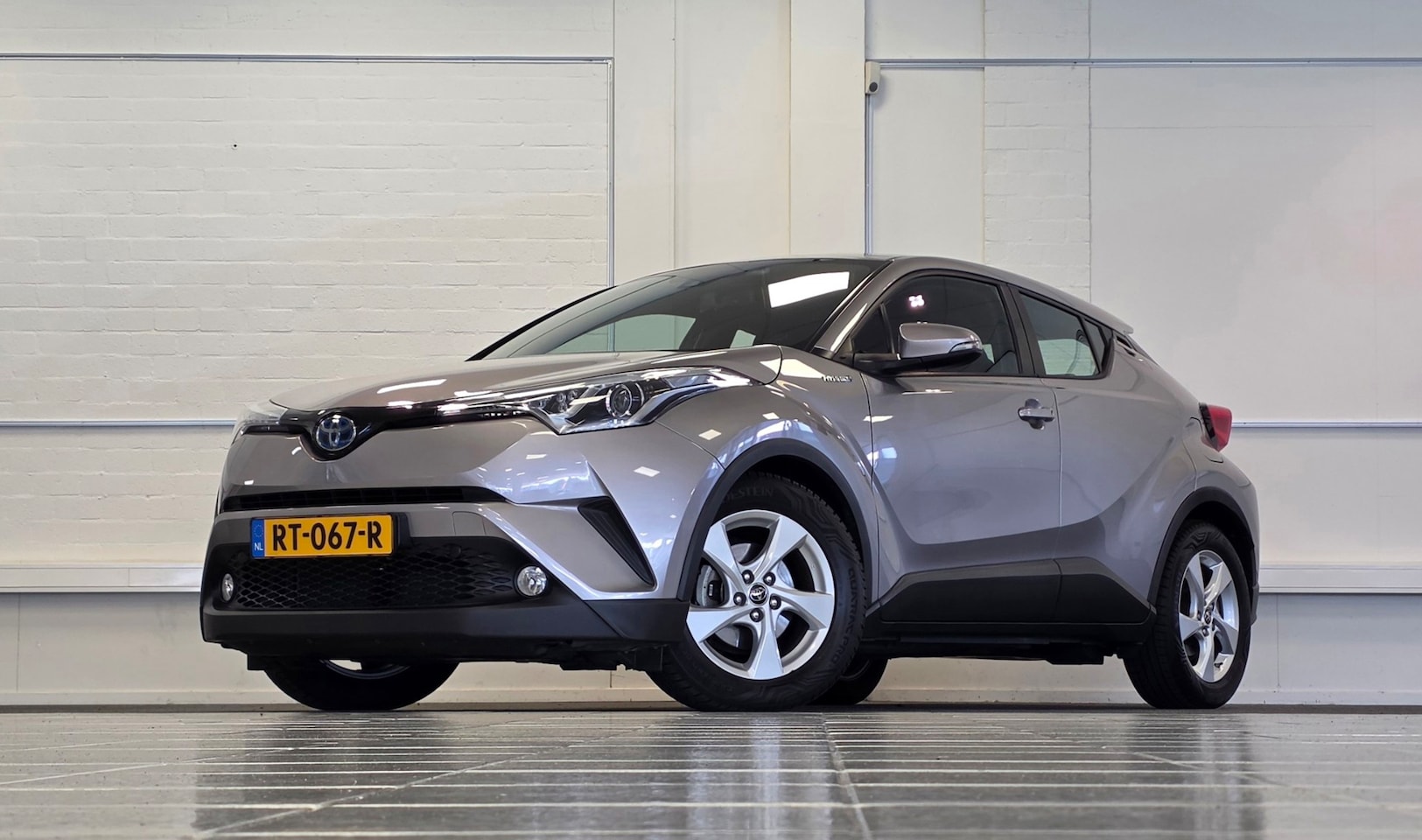 Toyota C-HR - 1.8 Hybrid Dynamic Trekhaak Camera Navi Mooi! - AutoWereld.nl