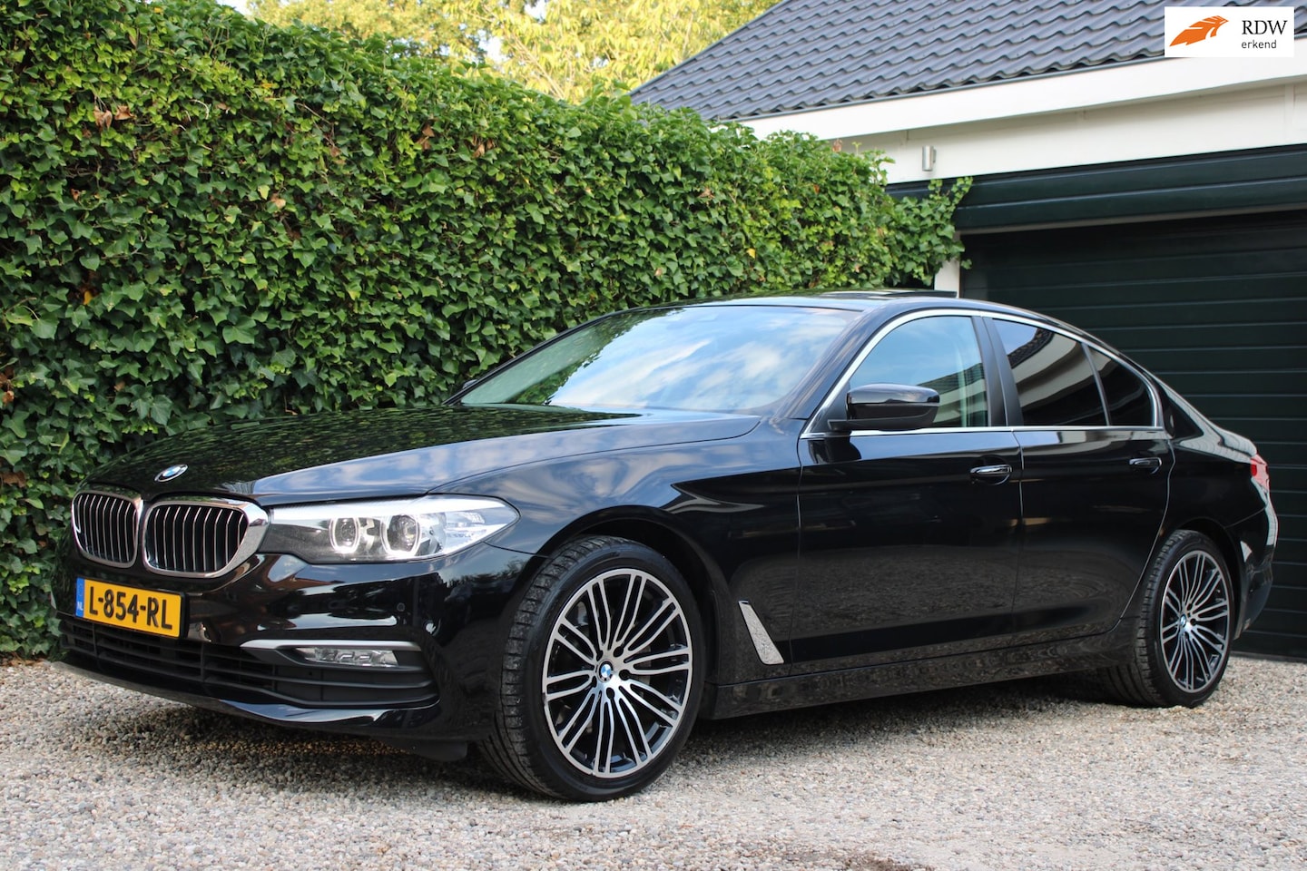 BMW 5-serie - 530i High Executive | Schuif- kanteldak | Dealeronderhouden | Sfeerverlichting - AutoWereld.nl