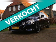 Volvo S60 - 3.0 T6 AWD Momentum Aut. | Heico Uitvoering | Panorama | Lijnbaan | Bliss | Camera | Stoel