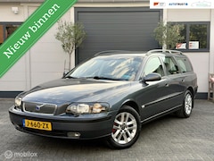 Volvo V70 - 2.4 T5 200pk|ZO MEE|AIRCO|THAAK|HALFLEER|HISTORY