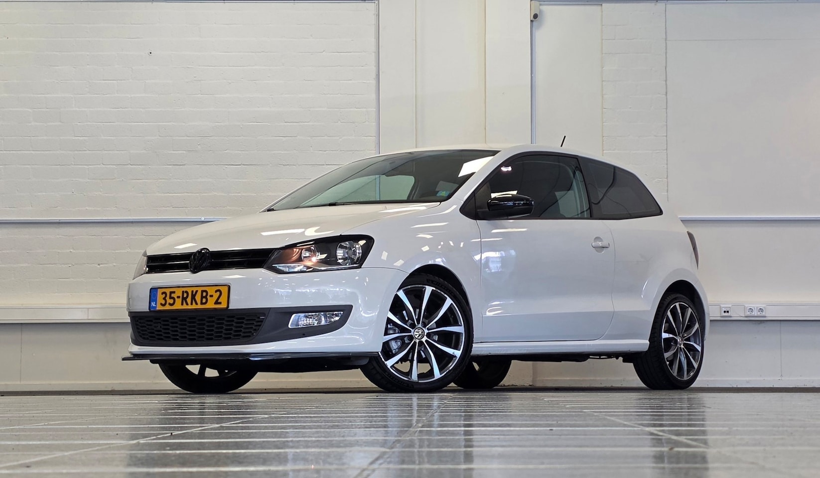 Volkswagen Polo - 1.2 TSI Comfortline Carplay 17"LM velgen Mooi! Garantie - AutoWereld.nl