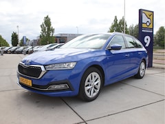 Skoda Octavia Combi - 1.5 e-TSI Style Business FULL LED, Trekhaak, Stoelvw, Digital Zomeractie