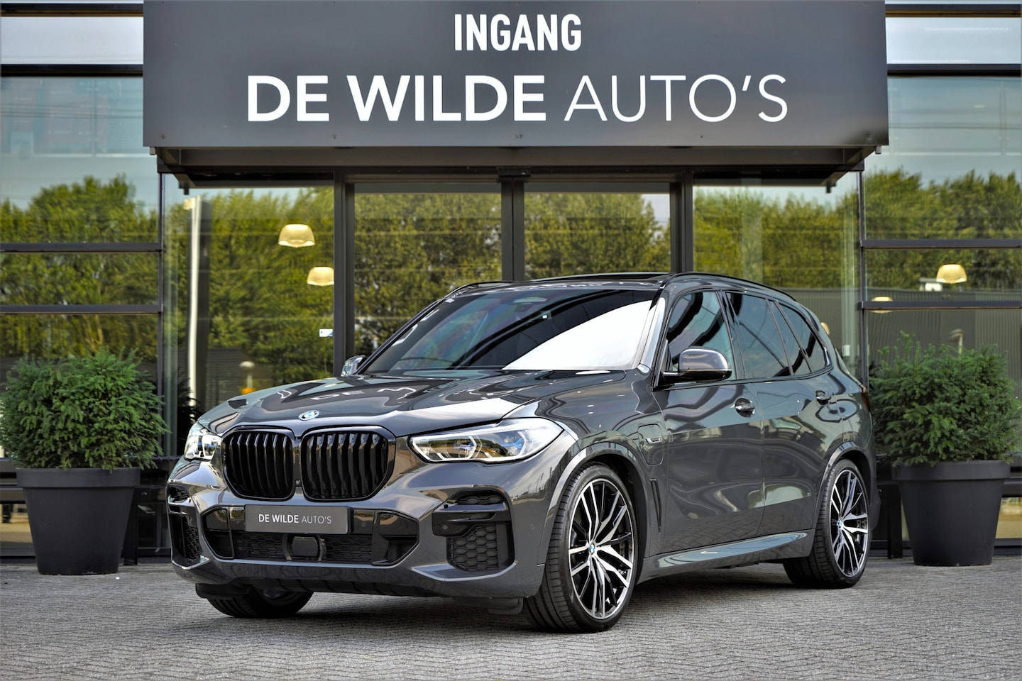 BMW X5 - xDrive45e M-sport Dravit Bowers&Wilkins 4-wielsturing Pano Trekhaak Stoelventilatie - AutoWereld.nl