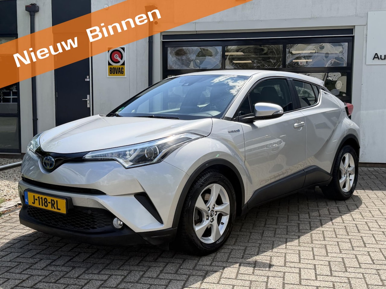 Toyota C-HR - 1.8 Hybrid Energy Automaat | Navigatie | Achteruitrijcamera | Climate Control - AutoWereld.nl