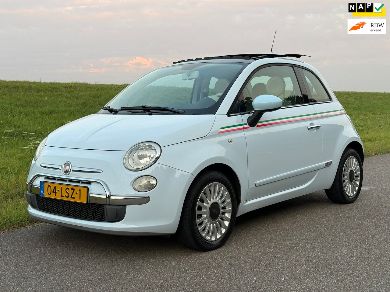 Fiat 500 - 1.2 Lounge | Automaat | Schuif/Kantel dak | Climate Control - AutoWereld.nl