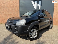 Hyundai Tucson - 2.0i Style | CLIMA AIRCO | TREKHAAK | NIEUWE KOPPELING | PDC. ACHTER |