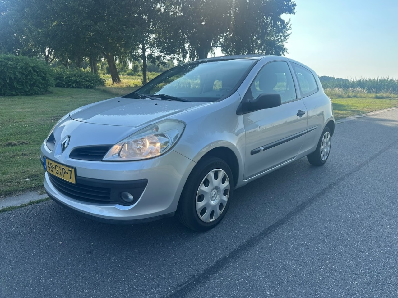 Renault Clio - 1.2 16V 1.2-16V 3-Drs,Special Line,161.769 KM,Airco,Apk 30-9-27 - AutoWereld.nl