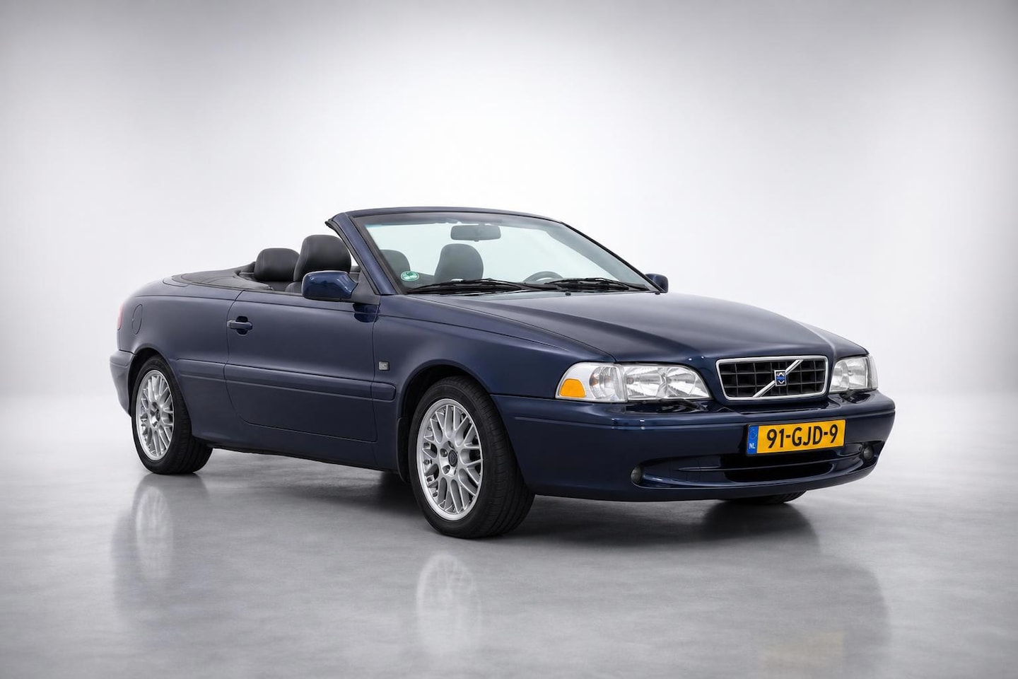 Volvo C70 Convertible - 2.0 T - 5 cilinder|zeer goede staat|onderhoudshistorie - AutoWereld.nl