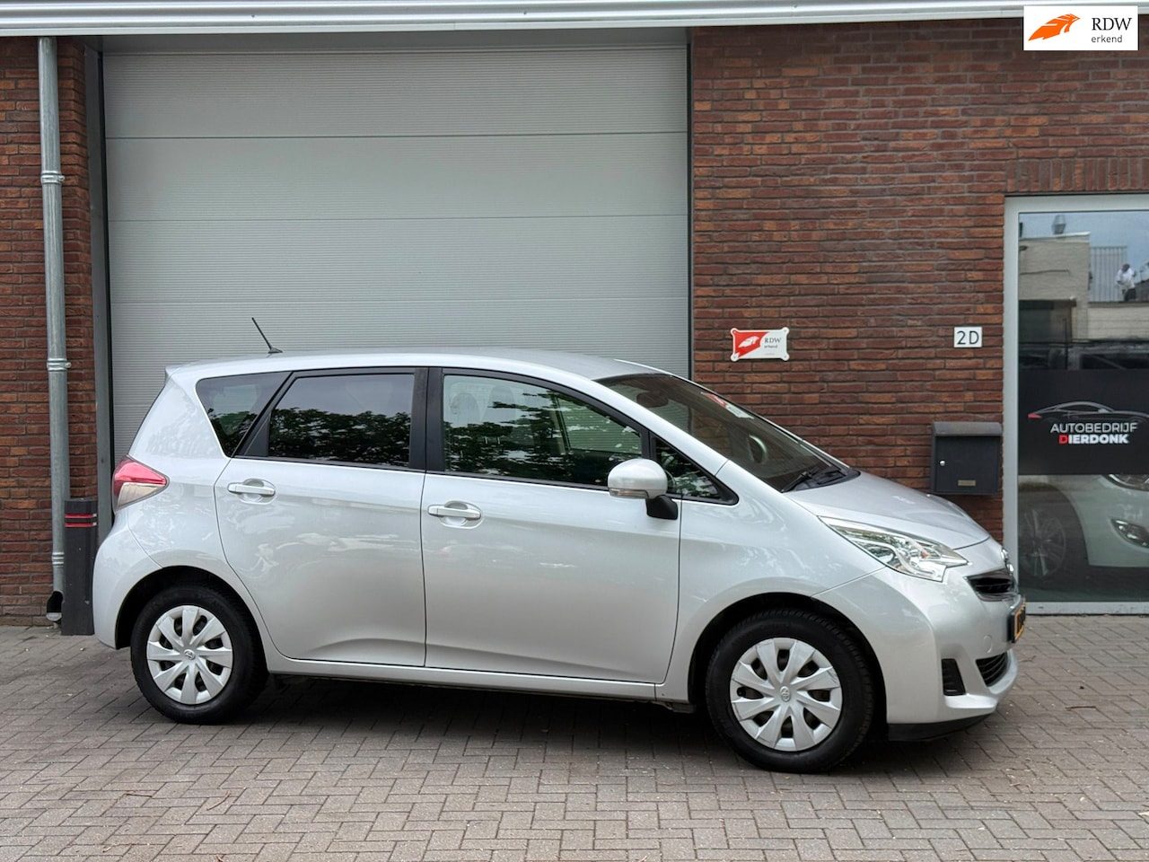 Toyota Verso S - 1.3 VVT-i Trend|AUTOMAAT|AIRCO|NEW APK|NAVI - AutoWereld.nl