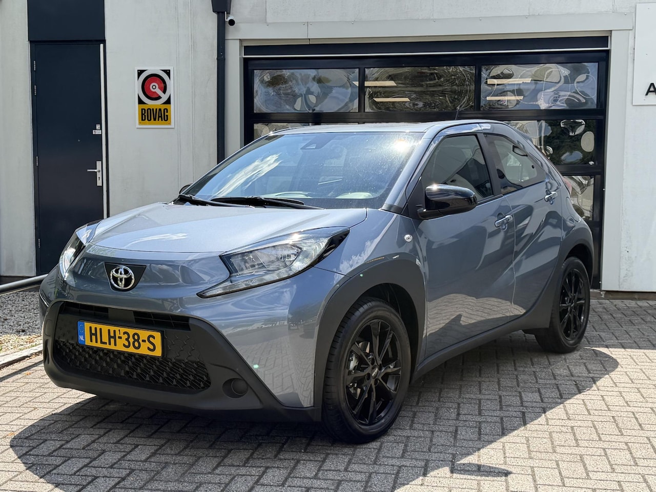 Toyota Aygo X - 1.0 VVT-i MT Play Camera, Carplay, Cruise - AutoWereld.nl