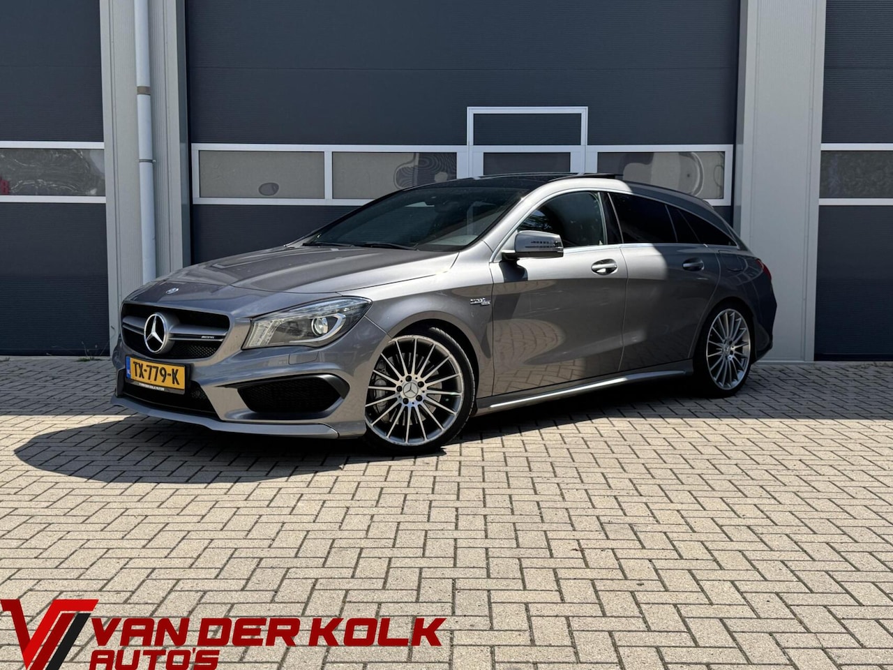 Mercedes-Benz CLA-klasse Shooting Brake - AMG 45 4MATIC OrangeArt Edition | Alcantara/Leder | Panorama | Xenon | Camera | Navigatie - AutoWereld.nl