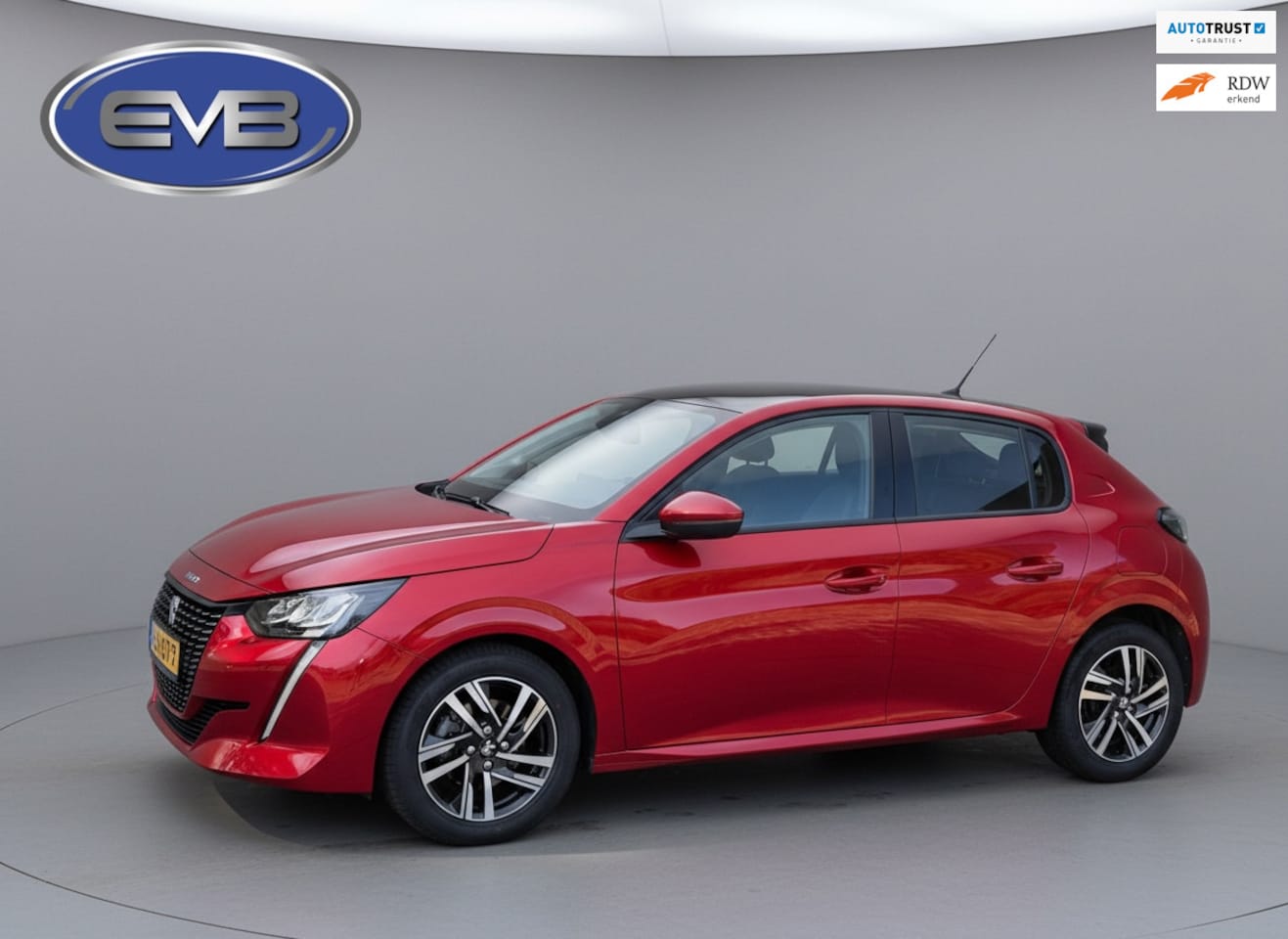 Peugeot 208 - 1.2 PureTech 101 pk AUTOMAAT Allure Pack, panoramadak, achteruitrijcamera, navigatie, adap - AutoWereld.nl