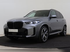 BMW X5 - xDrive50e M Sport Automaat / Trekhaak / Panoramadak / Sportstoelen / Comfort Access / Soft