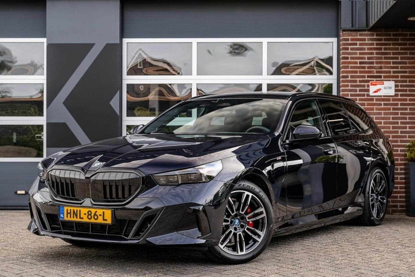 BMW 5-serie Touring - 530 BMW 530e xDrive M Sport Pro | Panorama | Driving Ass. + | 360 Camera | Head-Up | Harma - AutoWereld.nl