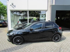 Mazda 2 - 2 1.5 90pk 6MT Skyactiv-G Sportive All Season Trekhaak