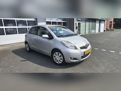 Toyota Yaris - 1.3 VVTi Executive ; Trekhaak ; Cruise- en Climate control