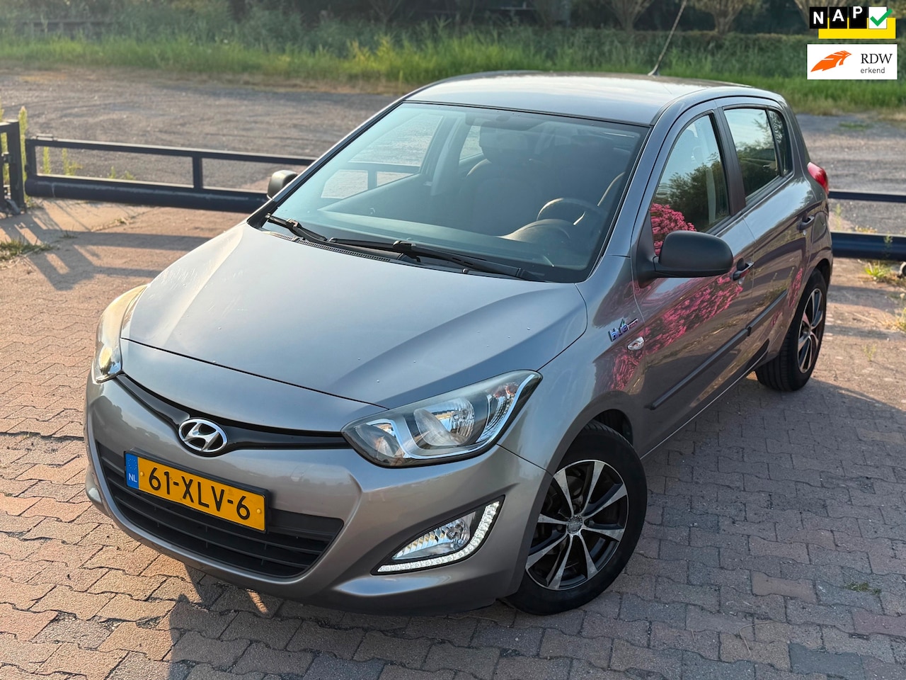 Hyundai i20 - 1.2i Business Edition | LED | Facelift| Netjes!| - AutoWereld.nl